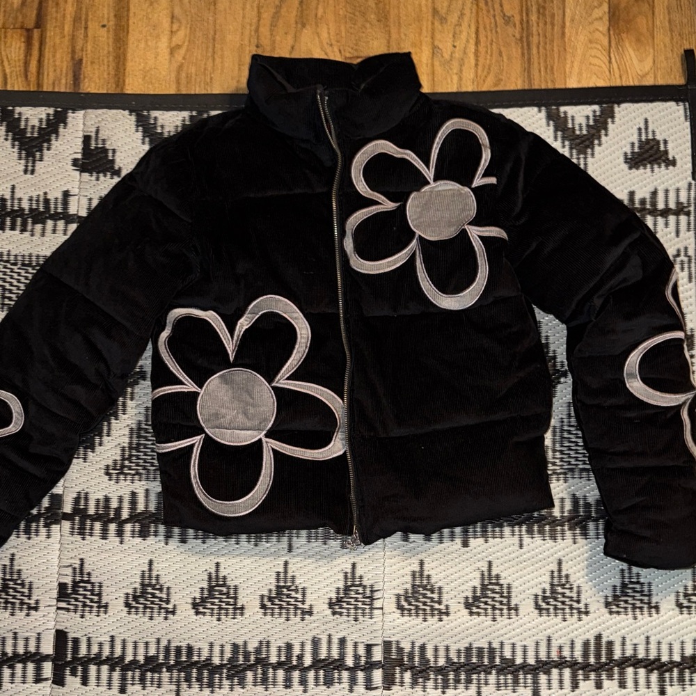 Oversized puffer Crop fit Jacket with Flowers